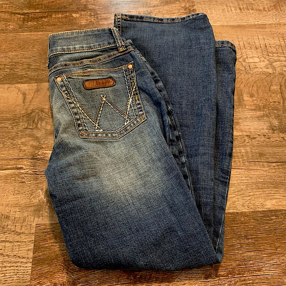 WOMEN'S WRANGLER RETRO® MAE JEAN IN MS WASH